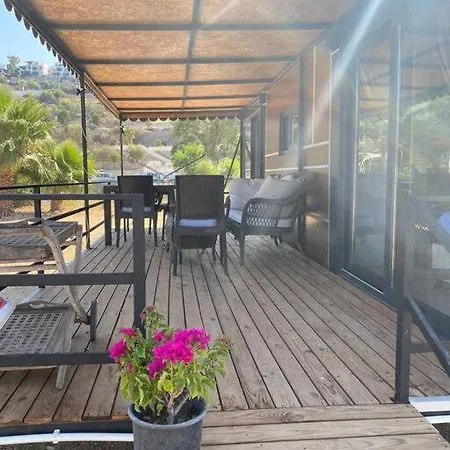 Bodrum-ortakentte Denize Sifir Kucuk Ev *